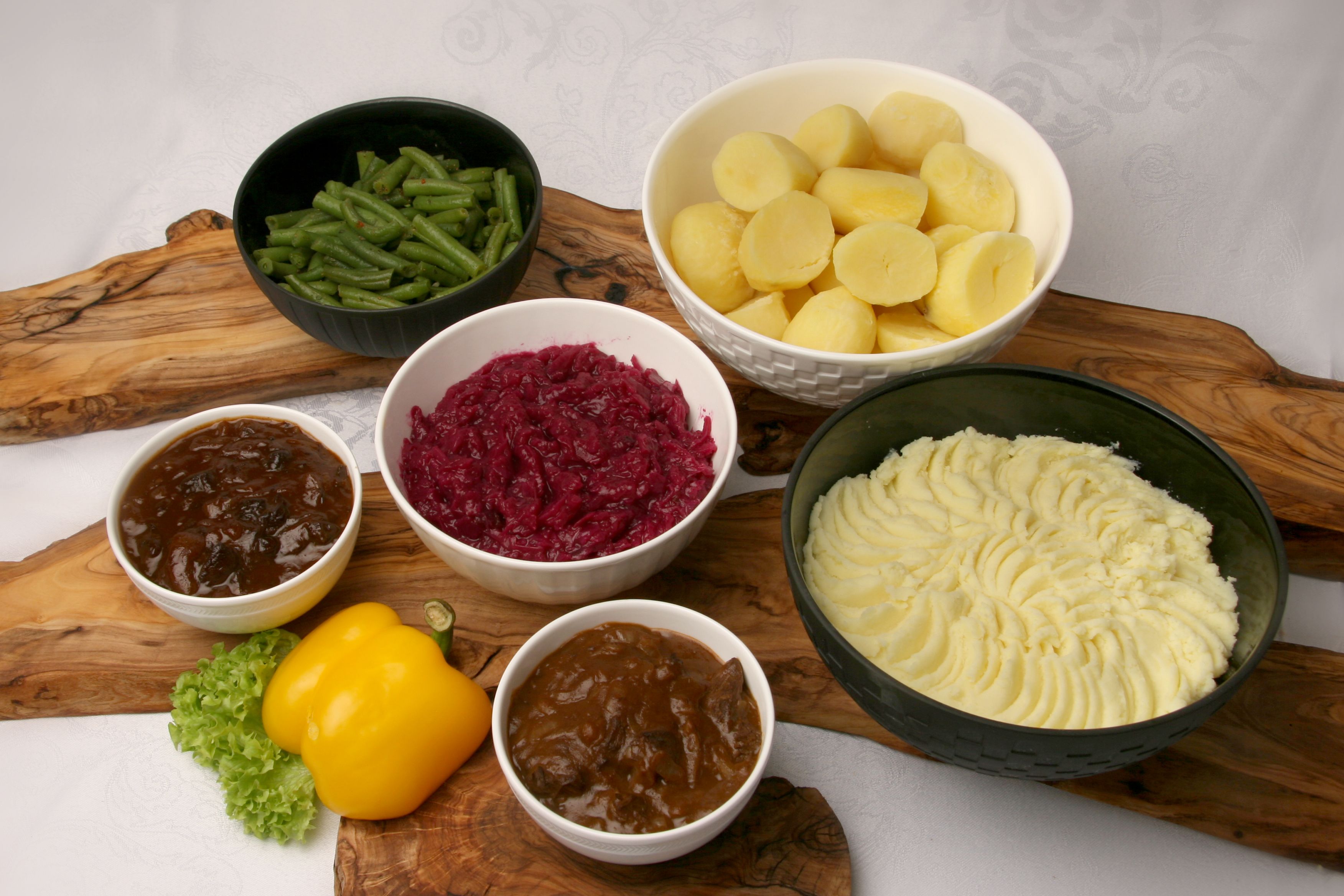 Limburgs Zuurvlees, Aardappelpuree en Rode kool met appel