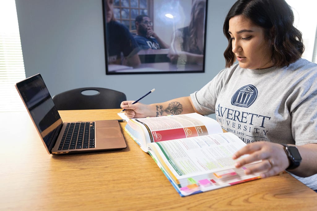 Averett nursing student studying