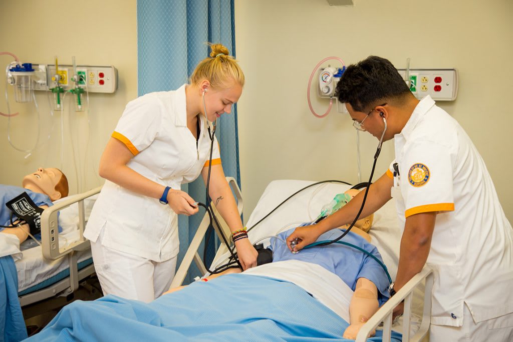 CMSV nursing students in lab