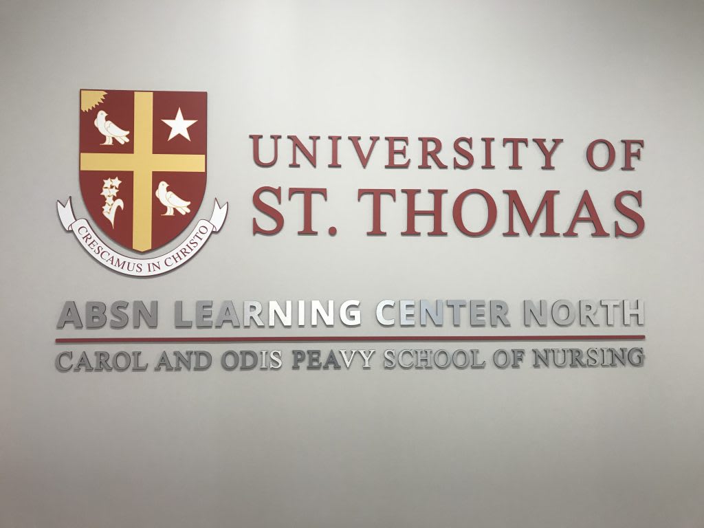 wall sign of University of St. Thomas ABSN Learning Center North