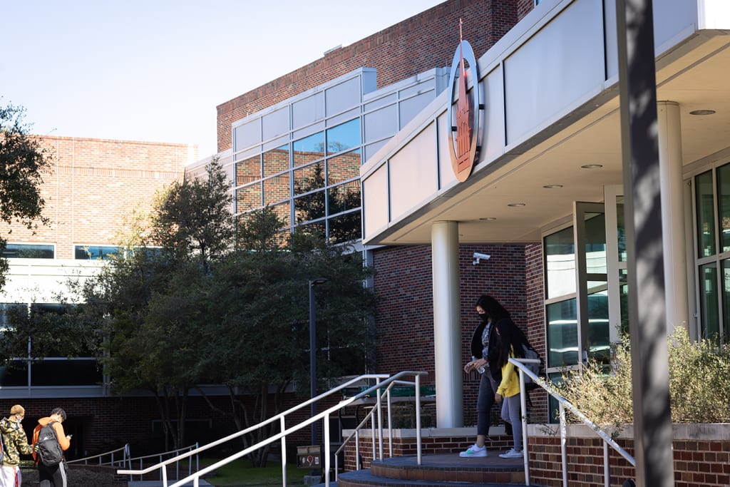 outside view of UIW building