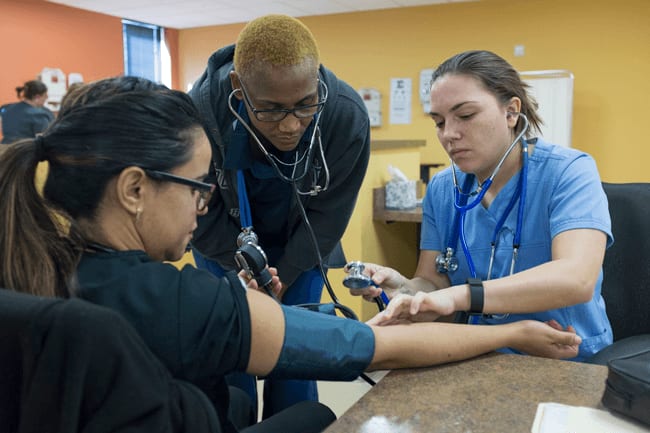 Hands-on labs at a Utica College ABSN Learning Site