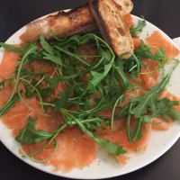 Smoked salmon with rocket