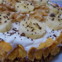 Crostata fredda banane, cioccolato, noci e cereali