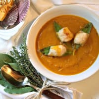 Crema de calabaza con Mantua tocino vieiras Crema de calabaza con Mantua tocino vieiras