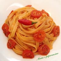 Pasta al sugo piccante con pomodorini Pasta al sugo piccante con pomodorini