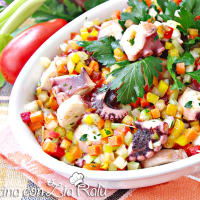 Ensalada de pulpo con brunoise de verduras