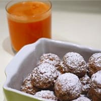 Extract of carrots and apples with waste biscuits 0