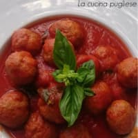 Meatballs in tomato sauce