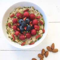 Porridge alla cannella e pistacchio