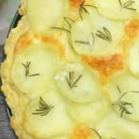 Speedy focaccia con patate e mozzarella