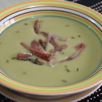 Soup of leeks, potatoes and bacon