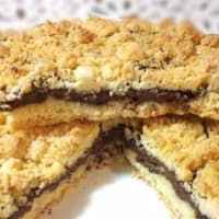 Sbriciolata al cioccolato e nocciole