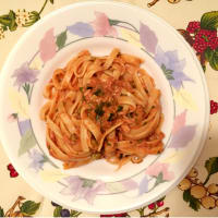 Linguini con berenjenas y atún