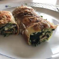 Crepes with spinach and ricotta