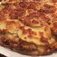 salchichas pastel de queso y patatas salchichas pastel de queso y patatas