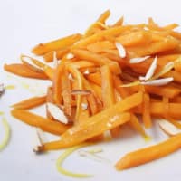 Carrots with lemon and almonds