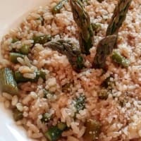 Risotto con espárragos con gas integral.