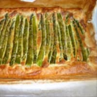 Quiche with asparagus and bacon