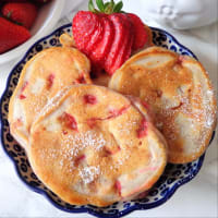 Tortitas con fresas y yogur