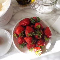 Pancake con fragole e yogurt step 1