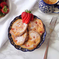 Pancakes with strawberries and yogurt step 3