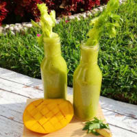 Smoothie: Verde Mango Smoothie: Verde Mango
