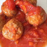 Meatballs with tomato