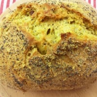 Pane Giallo Senza Glutine con curcuma, nocciole e semi di papavero