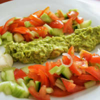 Tortillas con aguacate, pepino y tomate paso 1