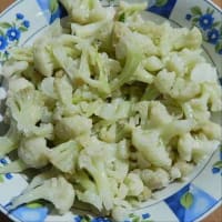 Ensalada de coliflor sabrosa paso 1