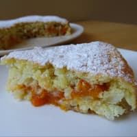 Rice cake stuffed with apricots