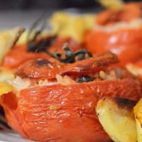 Tomates con arroz y patatas