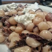 Chicche con radicchio y burrata Chicche con radicchio y burrata