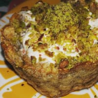 Banana baskets and oatmeal with yogurt and pistachio