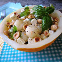 Salad of melon, feta and hazelnuts with basil step 4