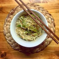 Spaghetti di riso alla cantonese fai da me