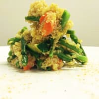 La quinoa con verduras al vapor y curry