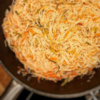 Rice spaghetti with vegetables and soy sprouts step 7