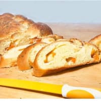 Treccia di pan brioche ripiena