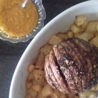 Arrosto di sedano rapa con patate al forno e crema di castagne