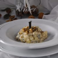 Gnocchi with gorgonzola sauce and nuts