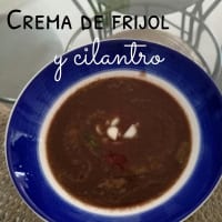 Crema de frijol y cilantro