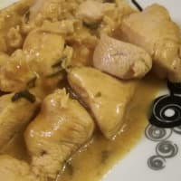 Trozos de pollo a la naranja y el curry