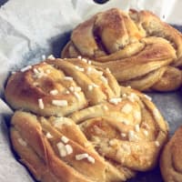 Brioches con mermelada de albaricoque