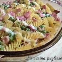 pasta al horno con salsa de guisantes y jamón pasta al horno con salsa de guisantes y jamón