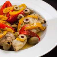 Chicken with olives and peppers.