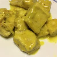 Trozos de pollo al curcuma