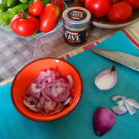 Tomates rellenos de hinojo y crema de achicoria paso 1