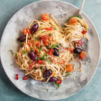 Pasta fresca con salsa de tomate